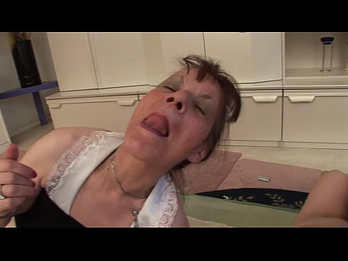 ❤️ Dve babici in en dedek imajo seks v troje ❤ Fuck video na porno sl.shufflesex.ru ❌